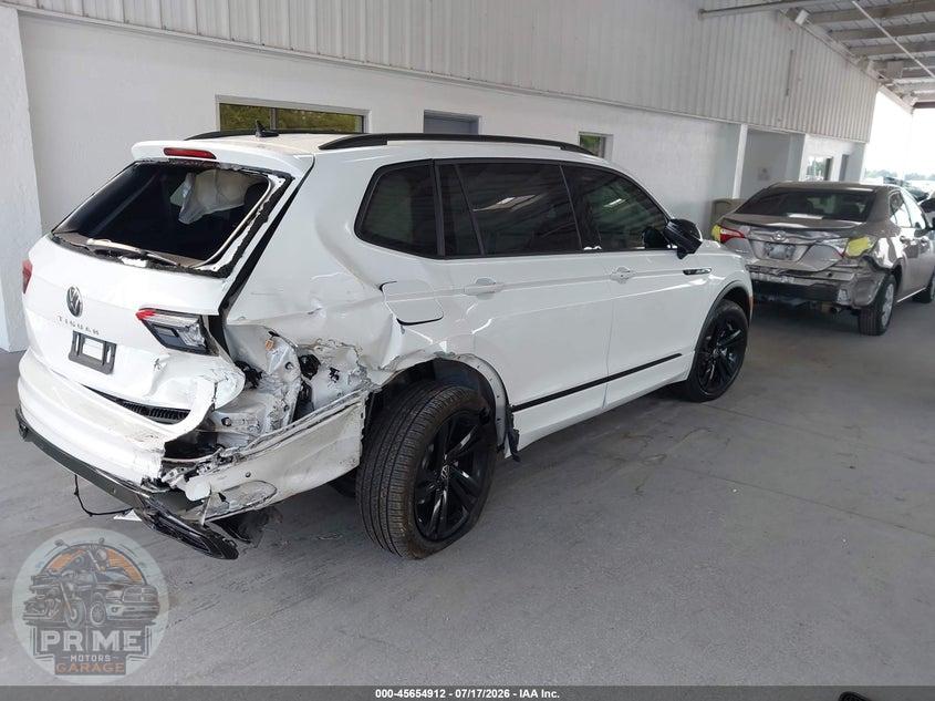 2024 VOLKSWAGEN TIGUAN 2.0T SE R-LINE BLACK — фото 4