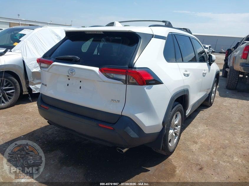 2019 TOYOTA RAV4 XLE — фото 4