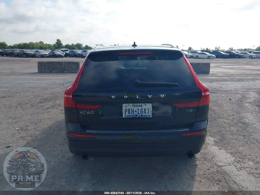 2021 VOLVO XC60 T5 MOMENTUM — фото 17
