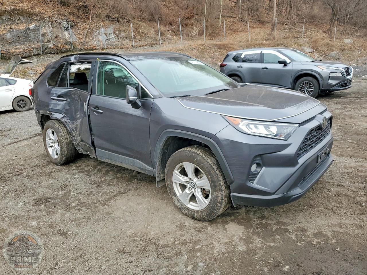 2020 TOYOTA RAV4 — фото 4