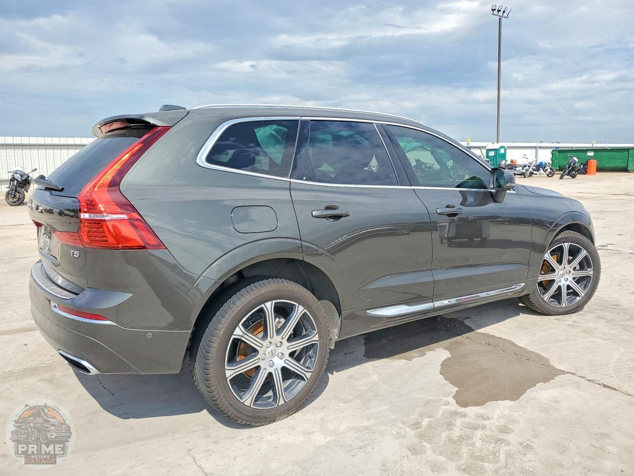 2021 VOLVO XC60 — фото 3
