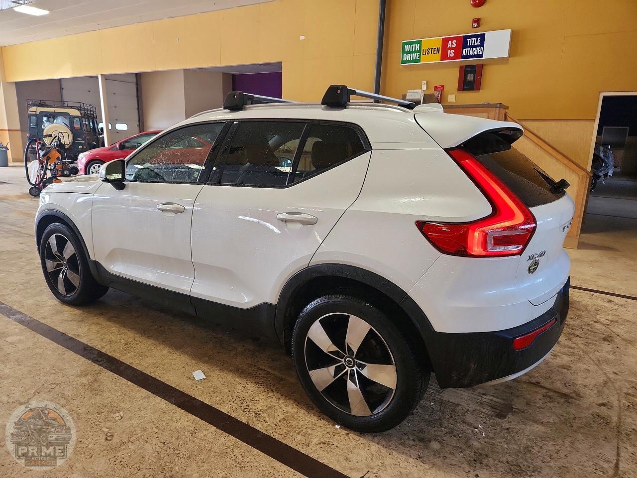 2021 VOLVO XC40 — фото 2