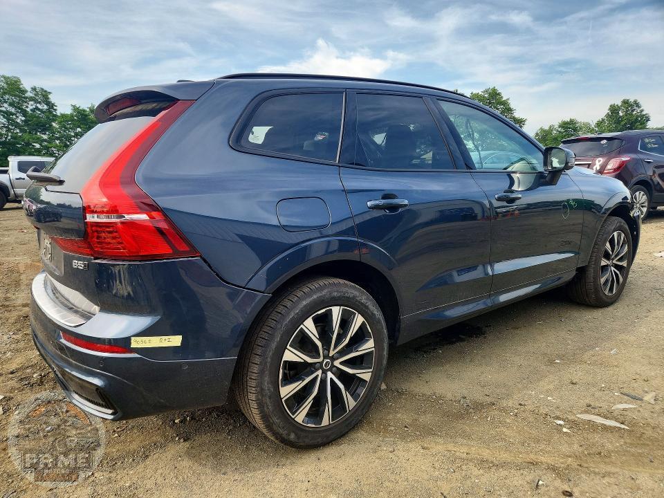 2025 VOLVO XC60 — фото 3
