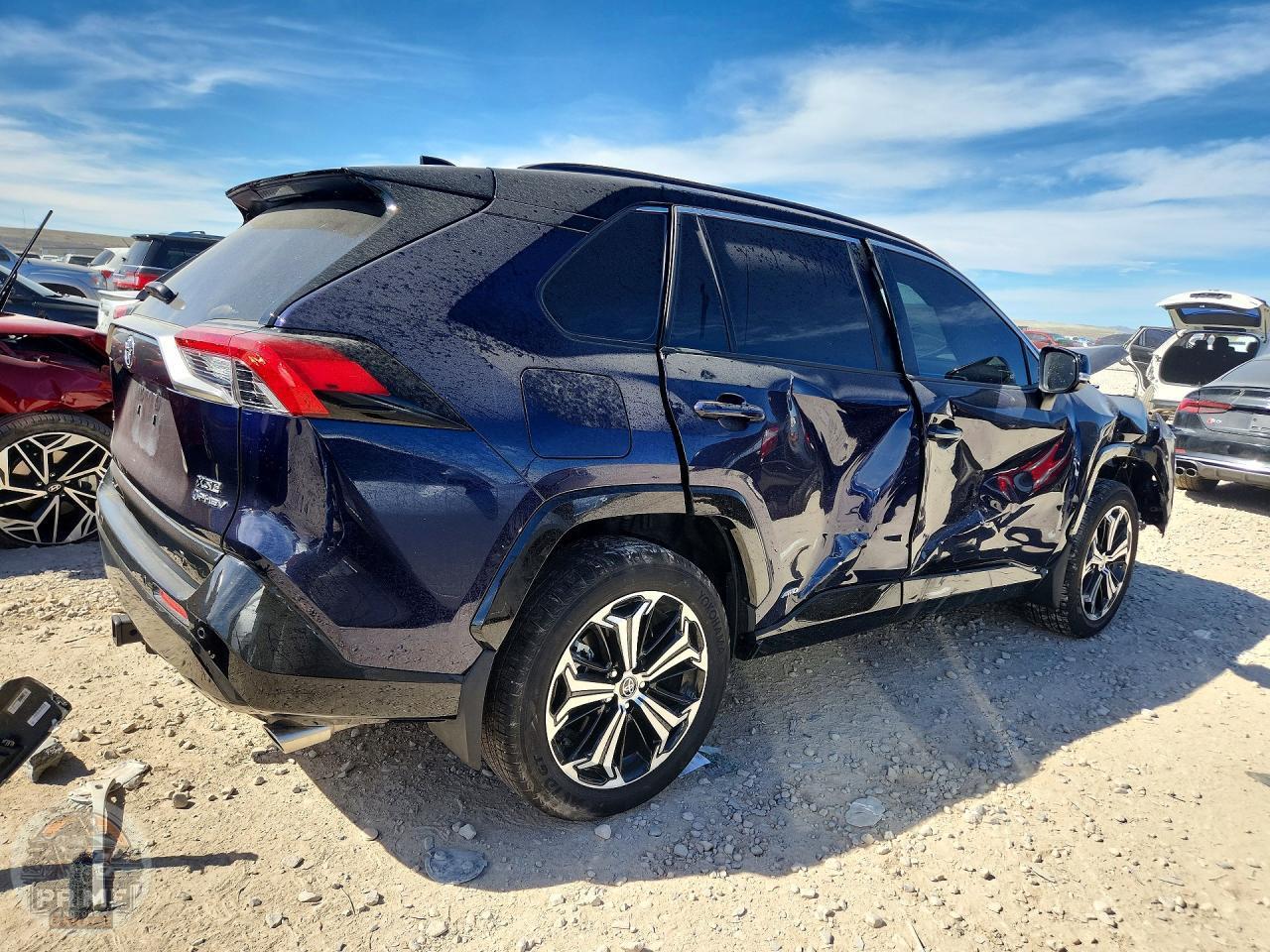 2025 TOYOTA RAV4 — фото 3