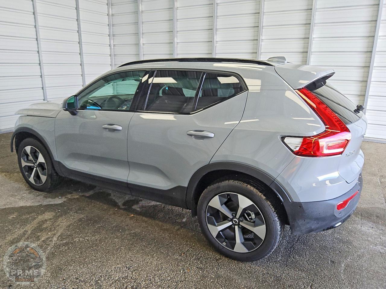 2026 VOLVO XC40 — фото 4
