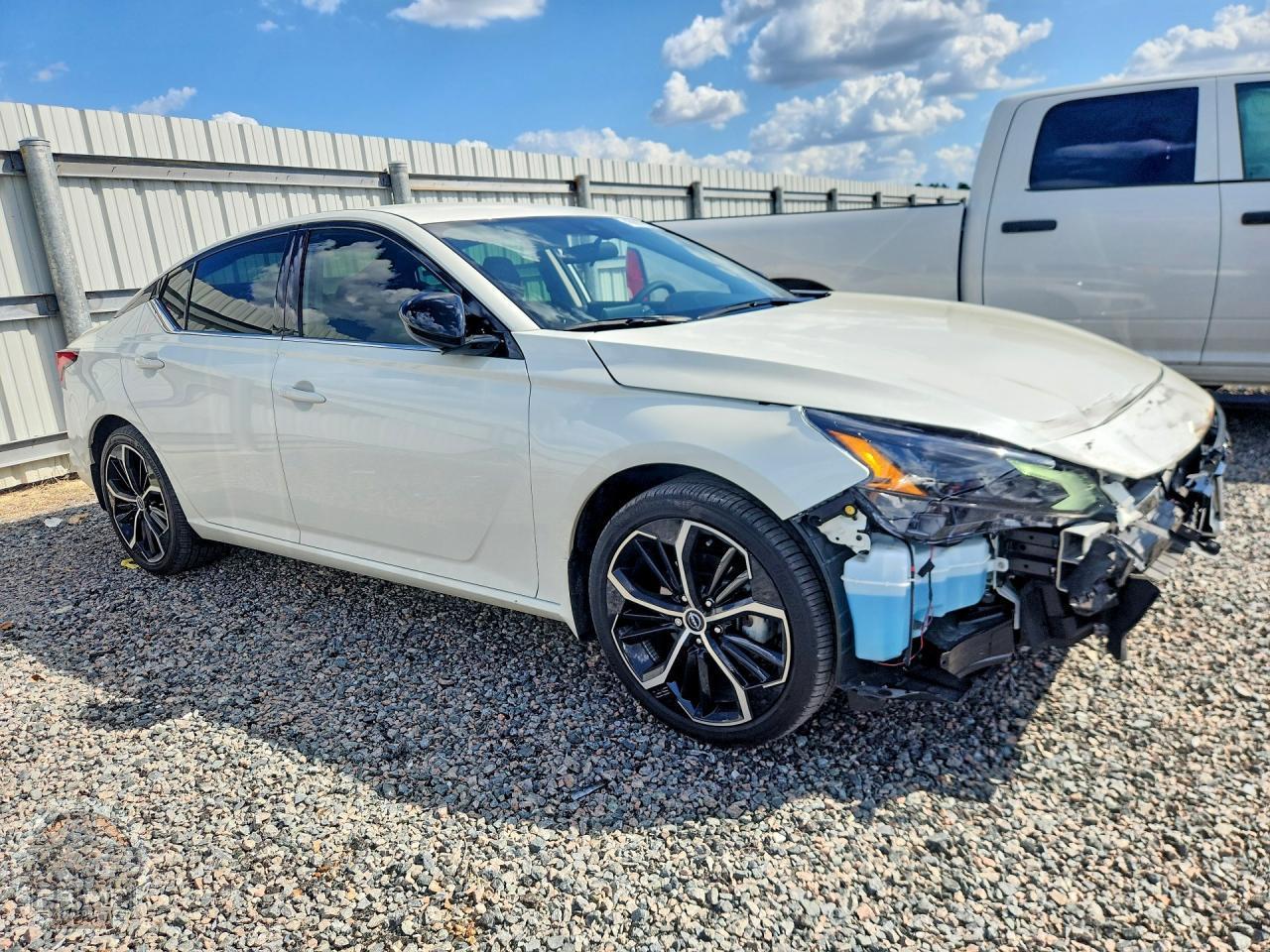 2025 NISSAN ALTIMA — фото 4