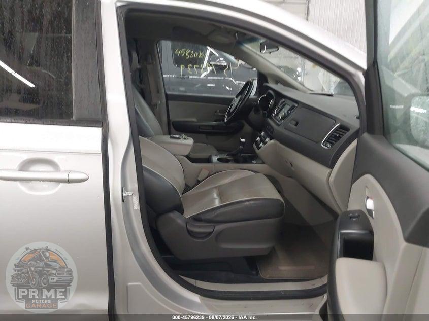 2017 KIA SEDONA LX — фото 5