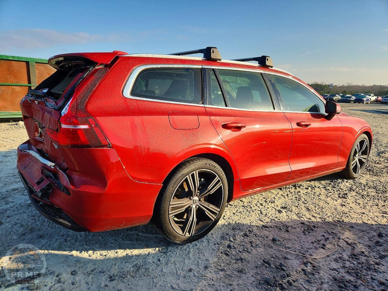 2020 VOLVO V60 — фото 3