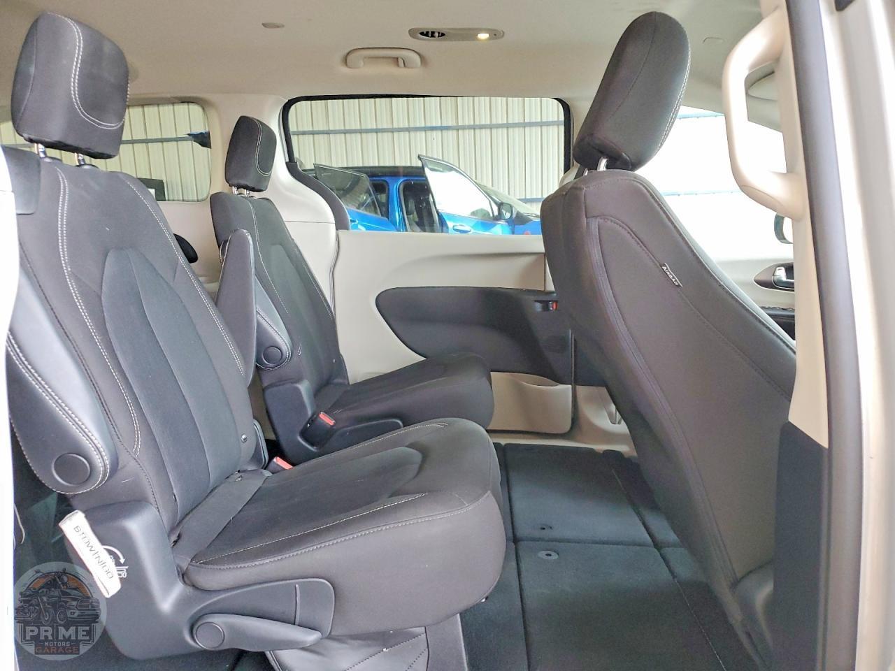 2023 CHRYSLER VOYAGER — фото 21