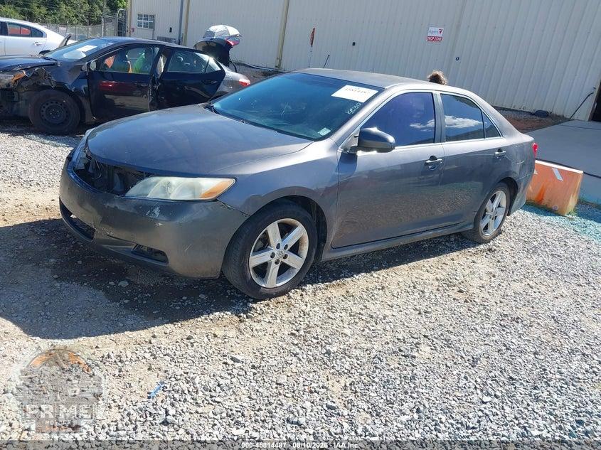 2014 TOYOTA CAMRY SE — фото 2