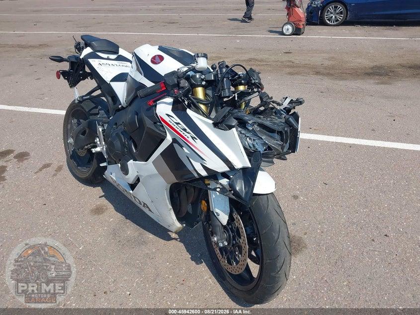 2026 HONDA CBR1000 RR — фото 1