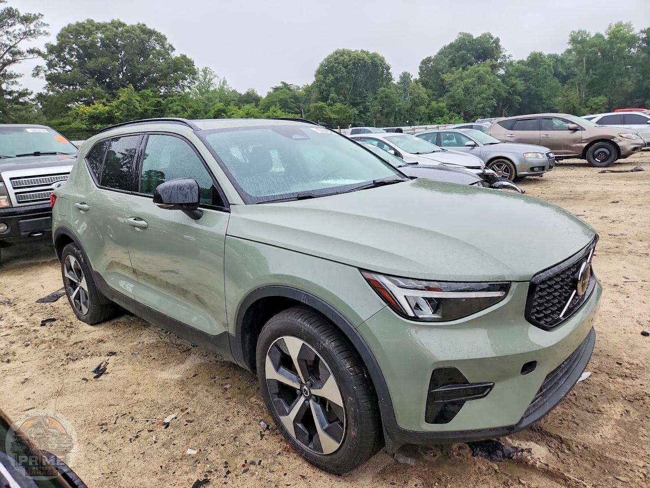 2024 VOLVO XC40 — фото 4