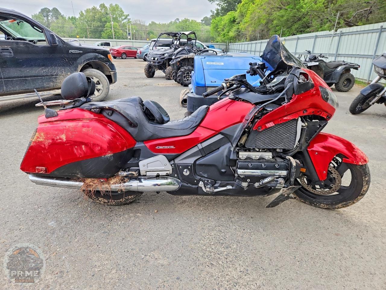 2013 HONDA GL1800 — фото 1