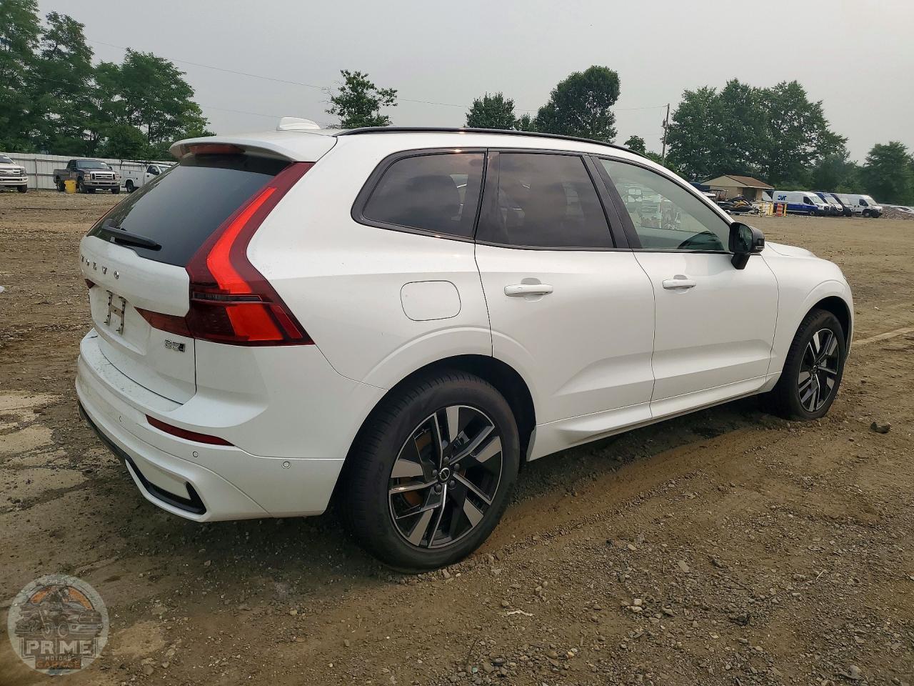 2026 VOLVO XC60 — фото 3