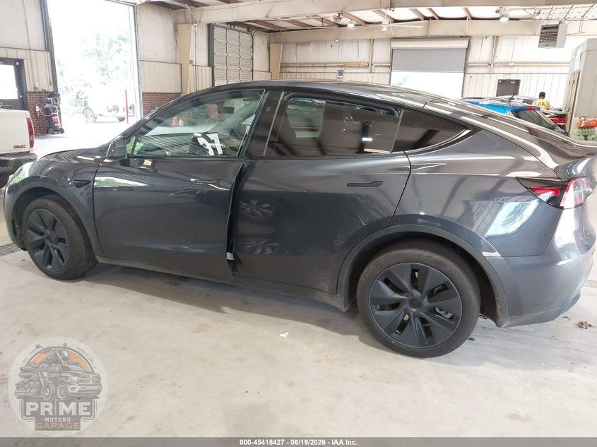 2025 TESLA MODEL Y LONG RANGE DUAL MOTOR ALL-WHEEL DRIVE — фото 14