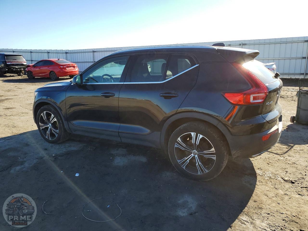 2020 VOLVO XC40 — фото 2