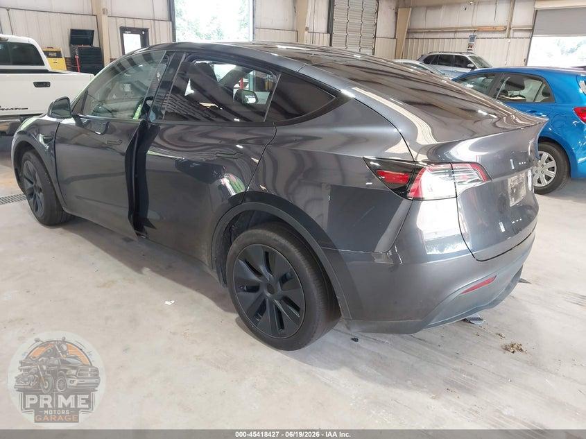 2025 TESLA MODEL Y LONG RANGE DUAL MOTOR ALL-WHEEL DRIVE — фото 3