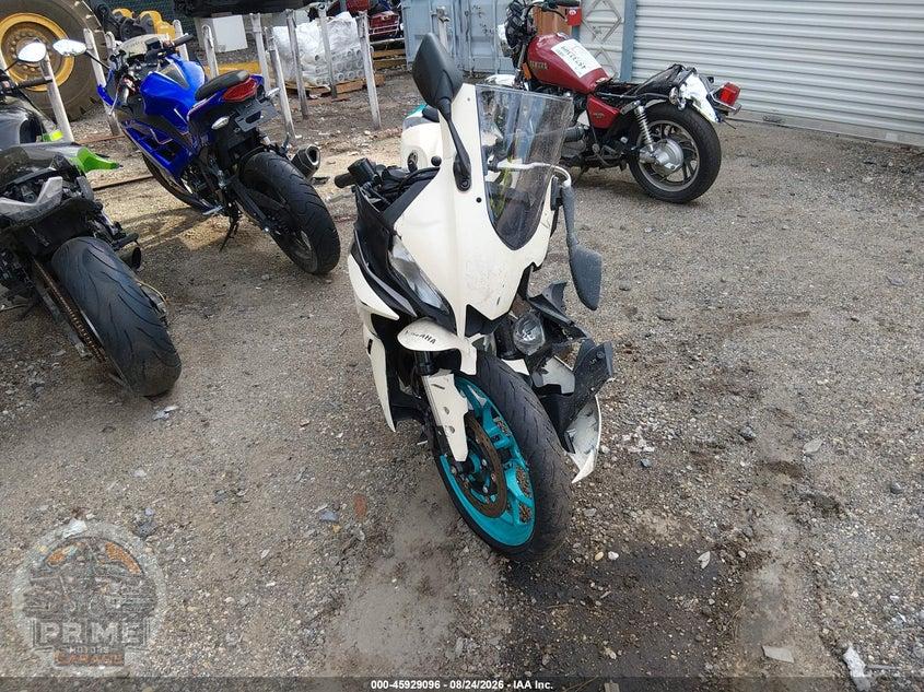 2024 YAMAHA YZFR3 A — фото 5