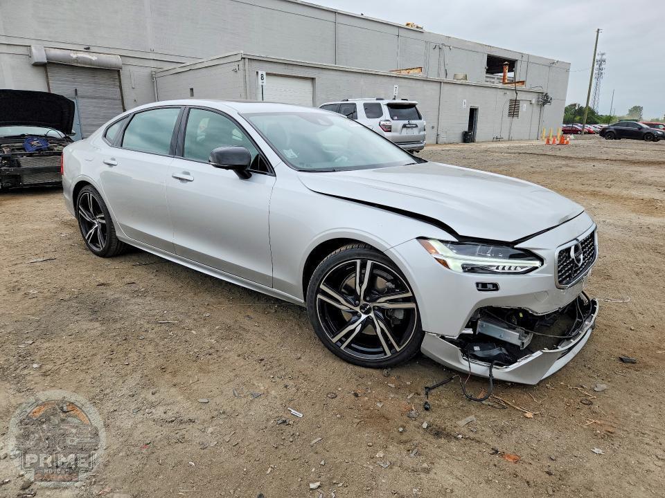 2020 VOLVO S90 — фото 4