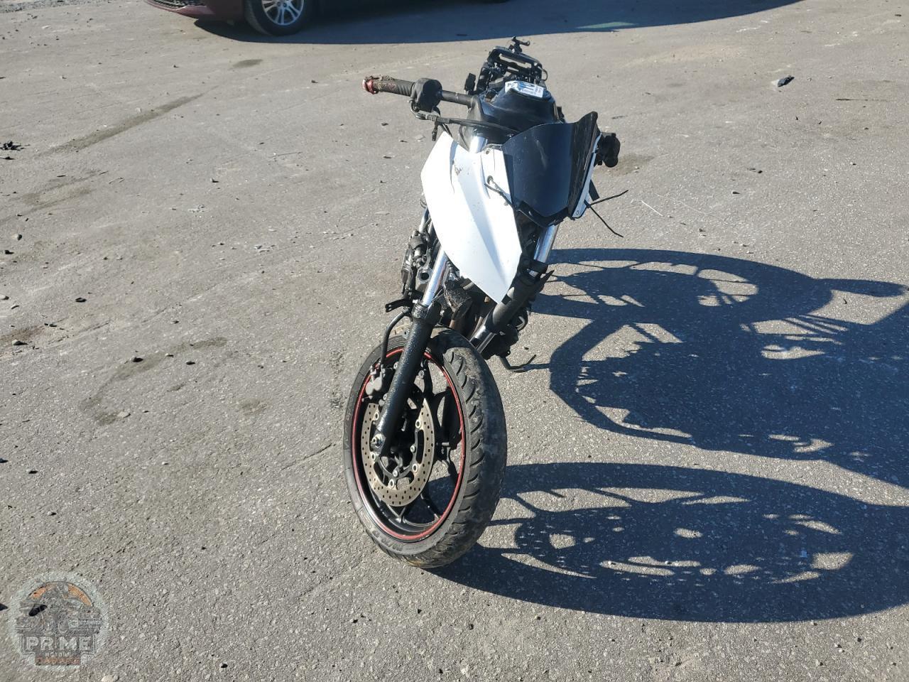 2016 YAMAHA YZFR3 — фото 4