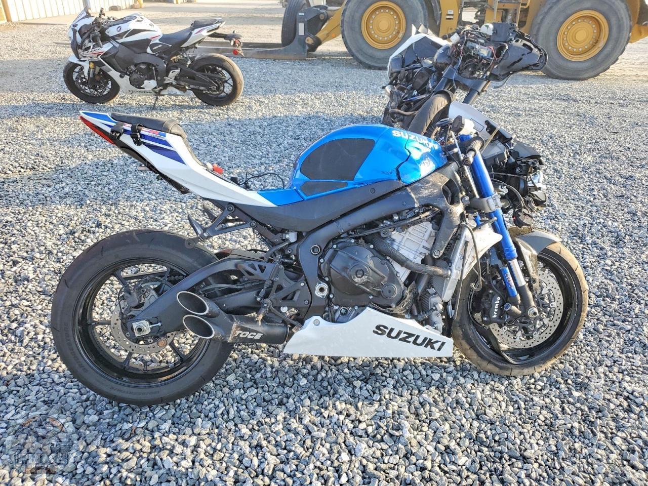 2025 SUZUKI GSX R1000 — фото 1