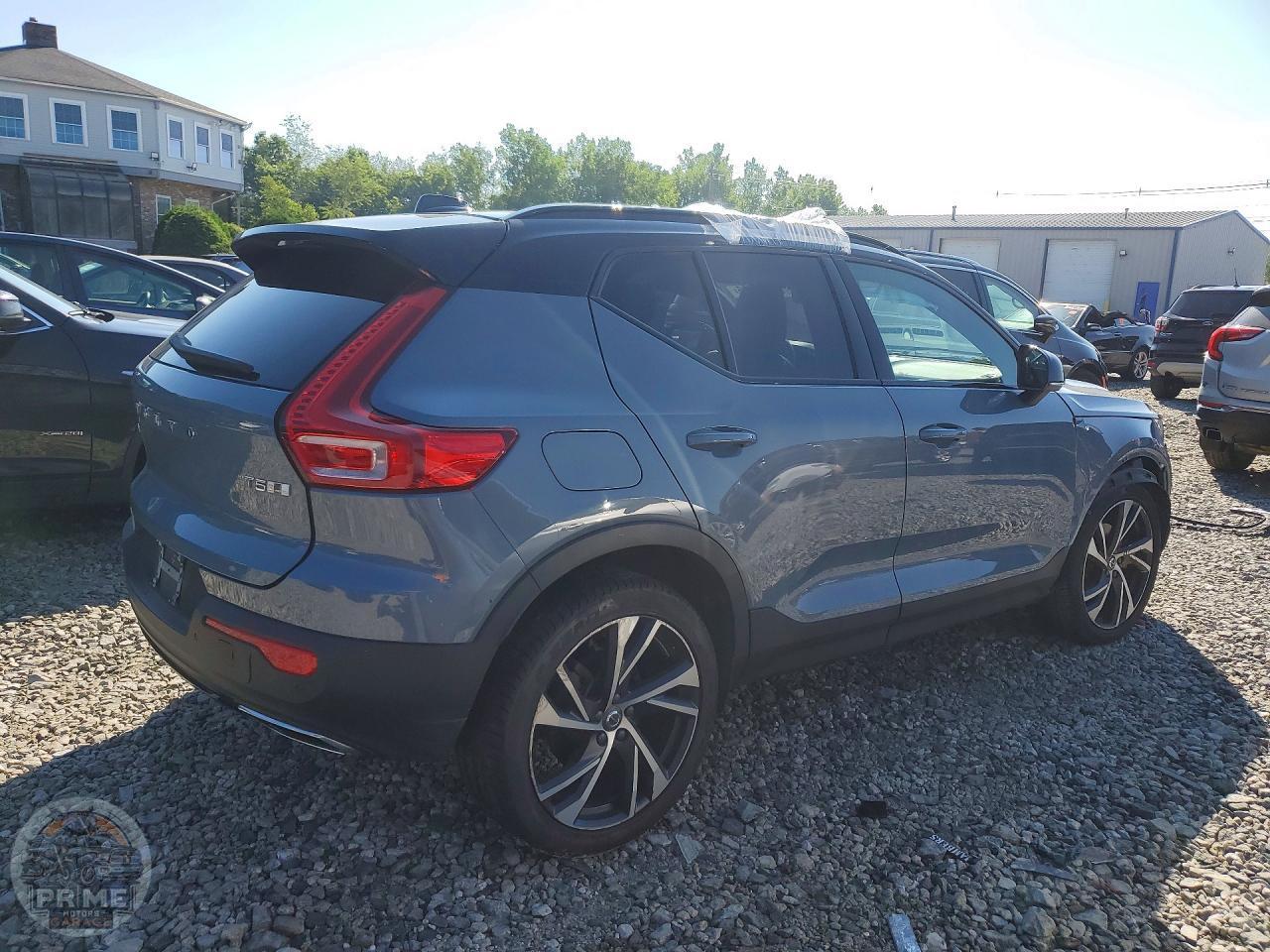 2020 VOLVO XC40 — фото 8