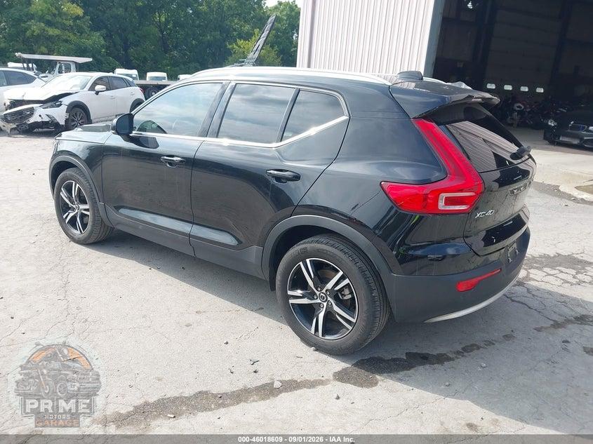 2024 VOLVO XC40 B5 CORE BRIGHT THEME/B5 CORE DARK THEME — фото 3