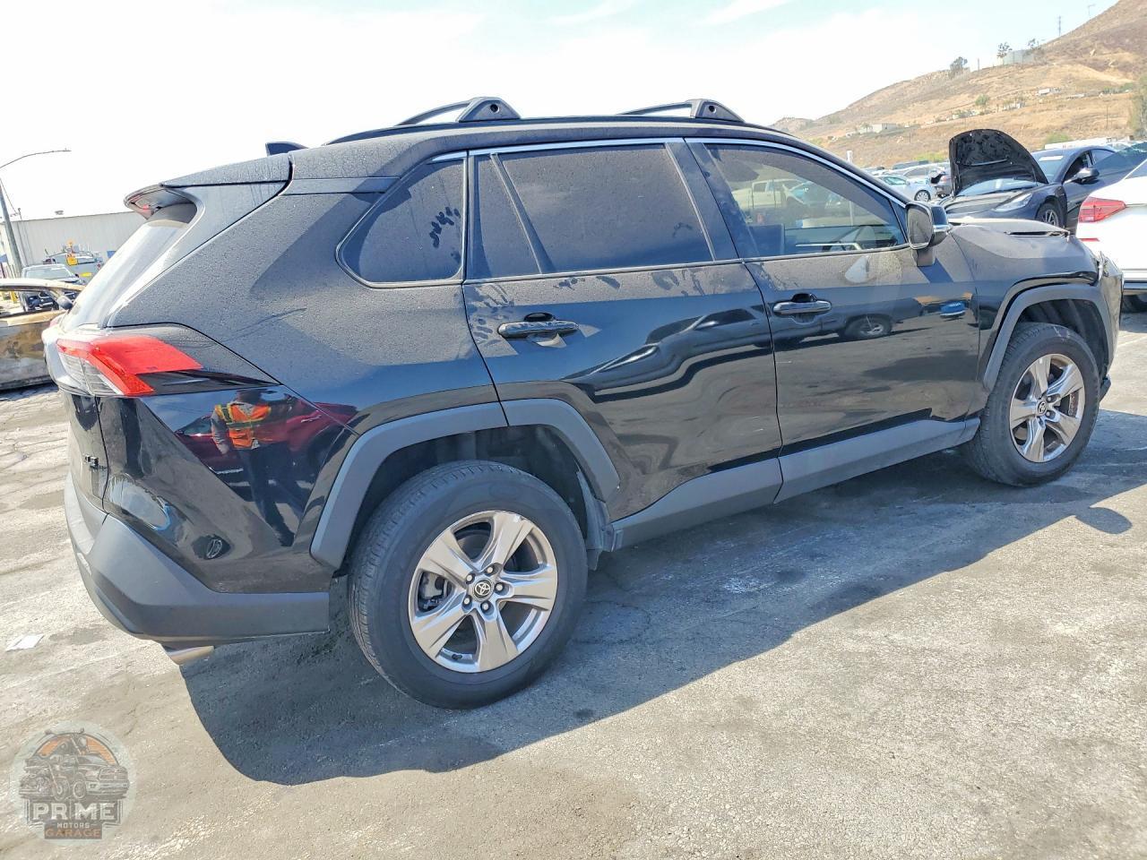 2023 TOYOTA RAV4 — фото 3