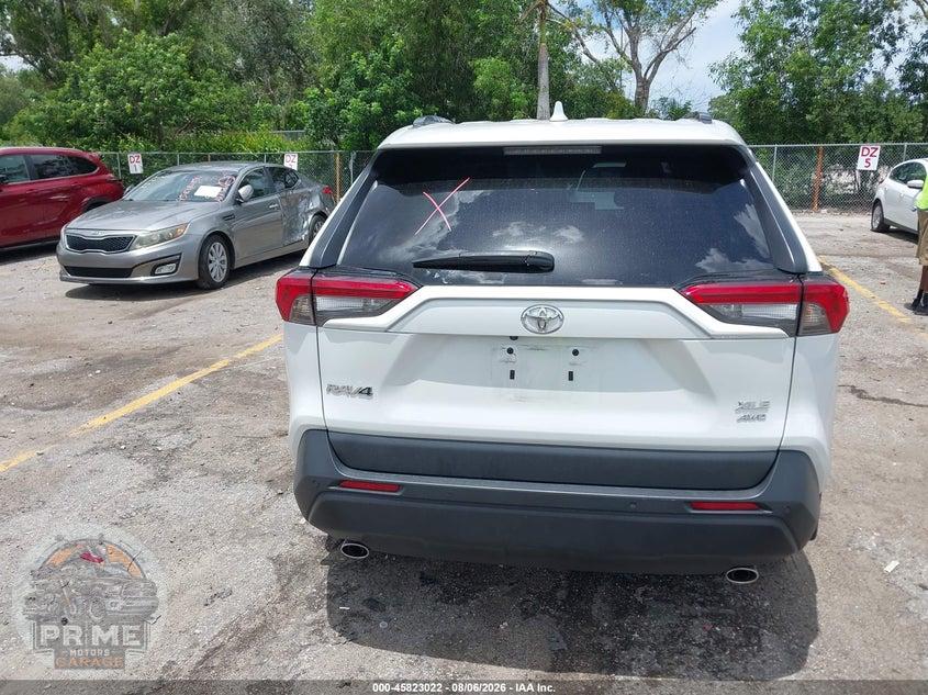 2024 TOYOTA RAV4 XLE PREMIUM — фото 16
