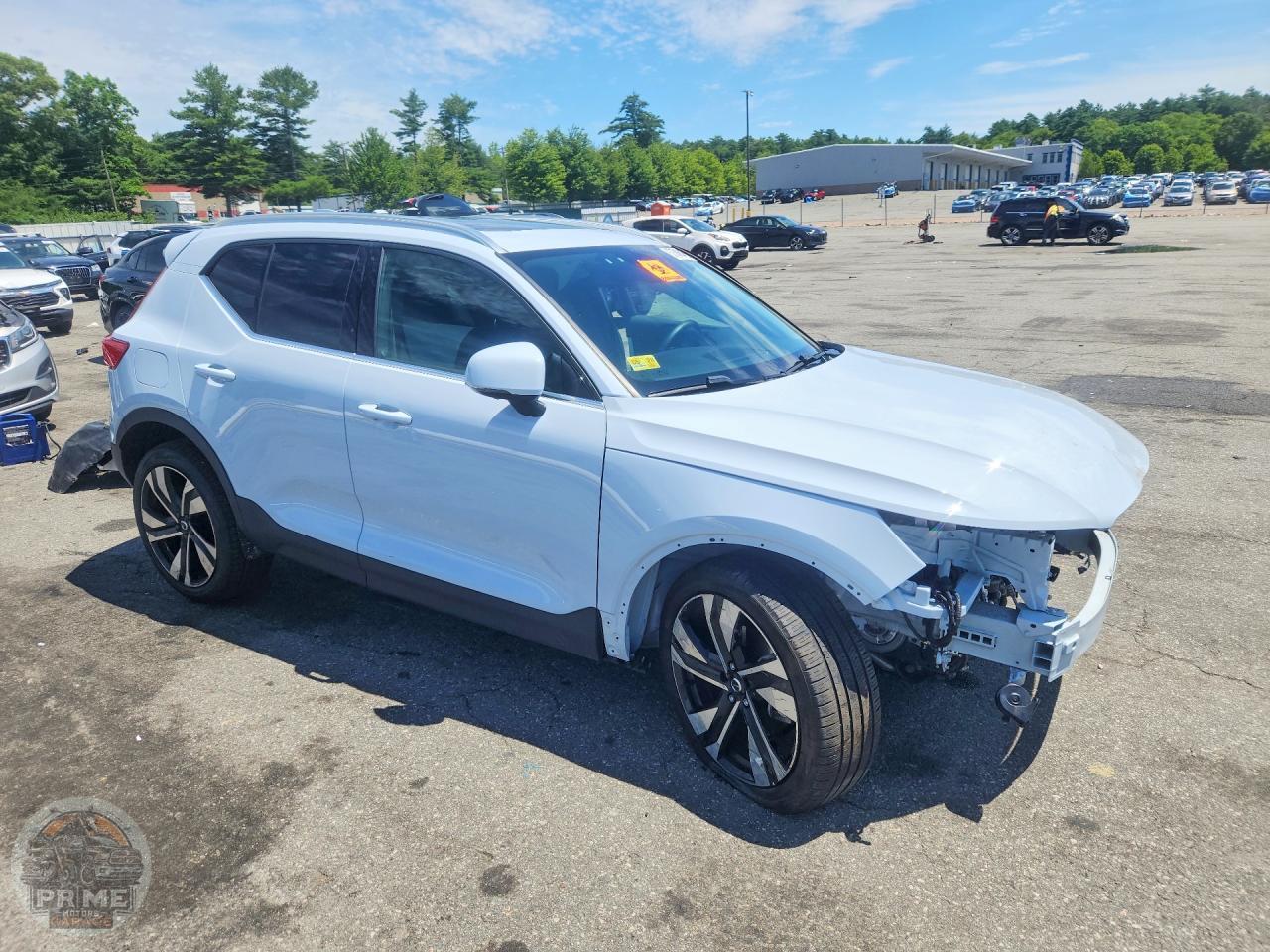 2024 VOLVO XC40 — фото 4