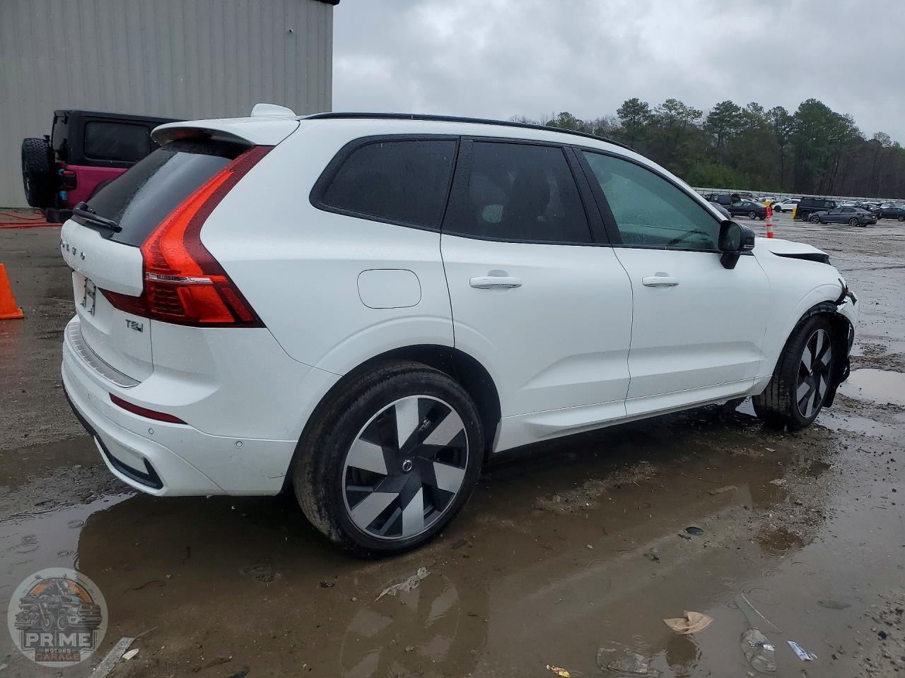 2025 VOLVO XC60 — фото 3