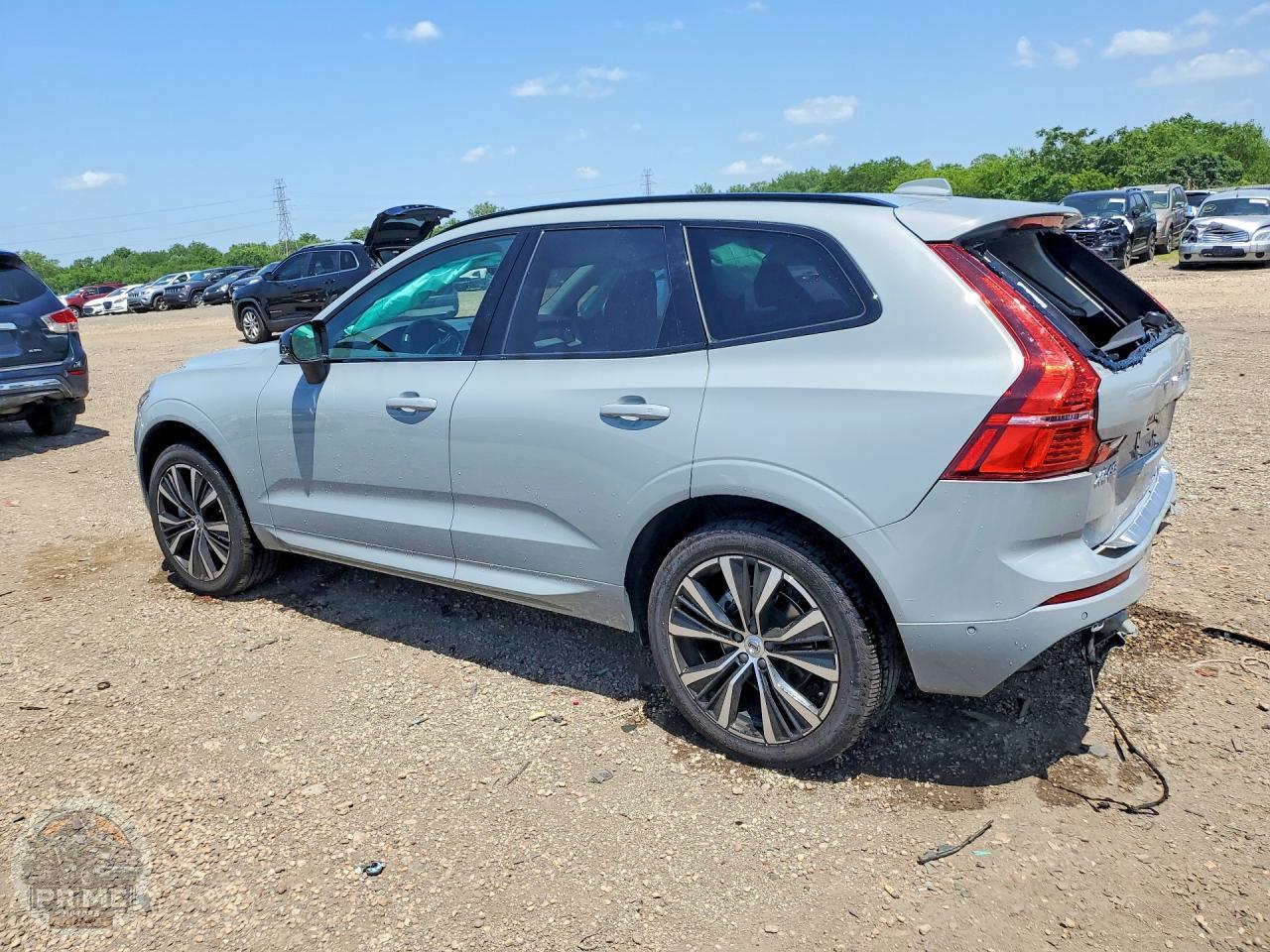 2025 VOLVO XC60 — фото 2