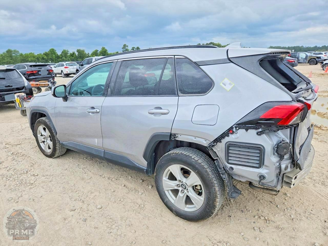 2020 TOYOTA RAV4 — фото 2