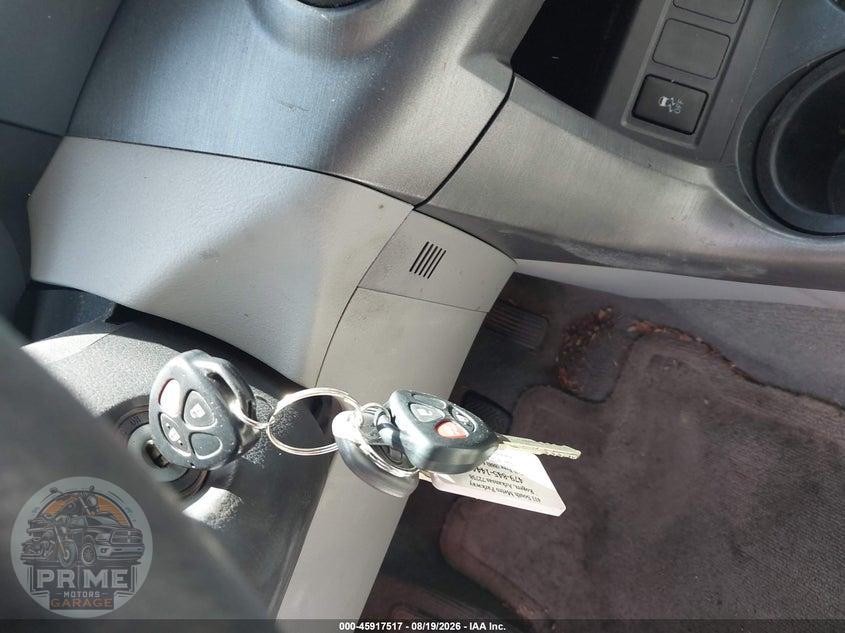 2011 TOYOTA RAV4 — фото 11