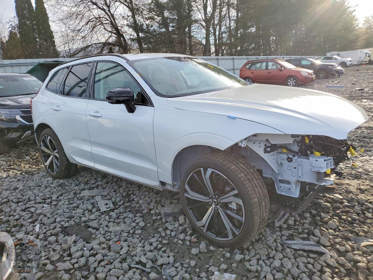 2025 VOLVO XC60 — фото 3