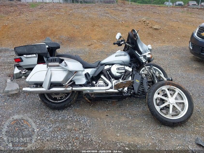 2015 HARLEY-DAVIDSON FLHTCUL (ULTRA CLASSIC LOW) ULTRA CLASSIC LOW — фото 13
