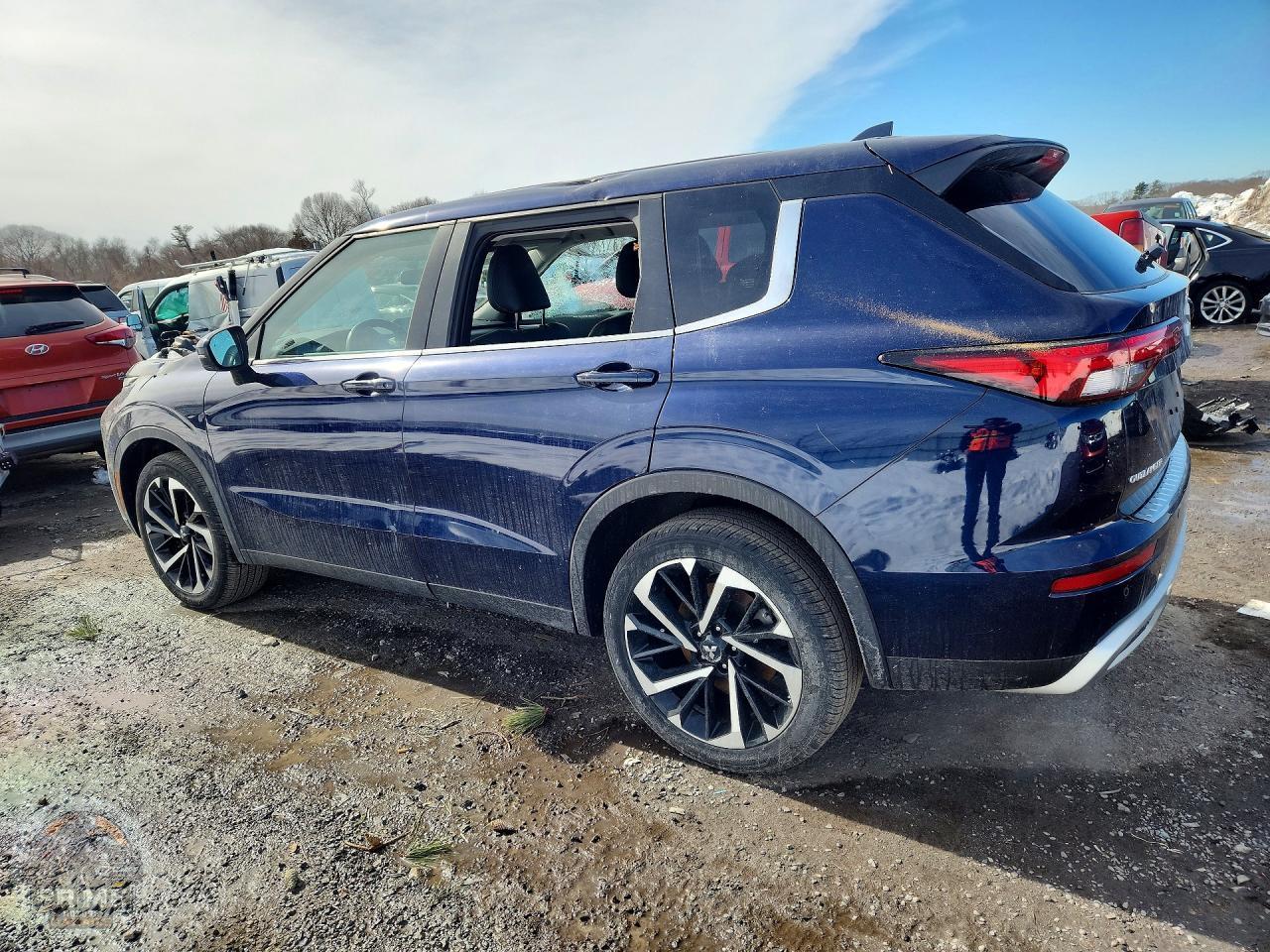 2022 MITSUBISHI OUTLANDER — фото 1