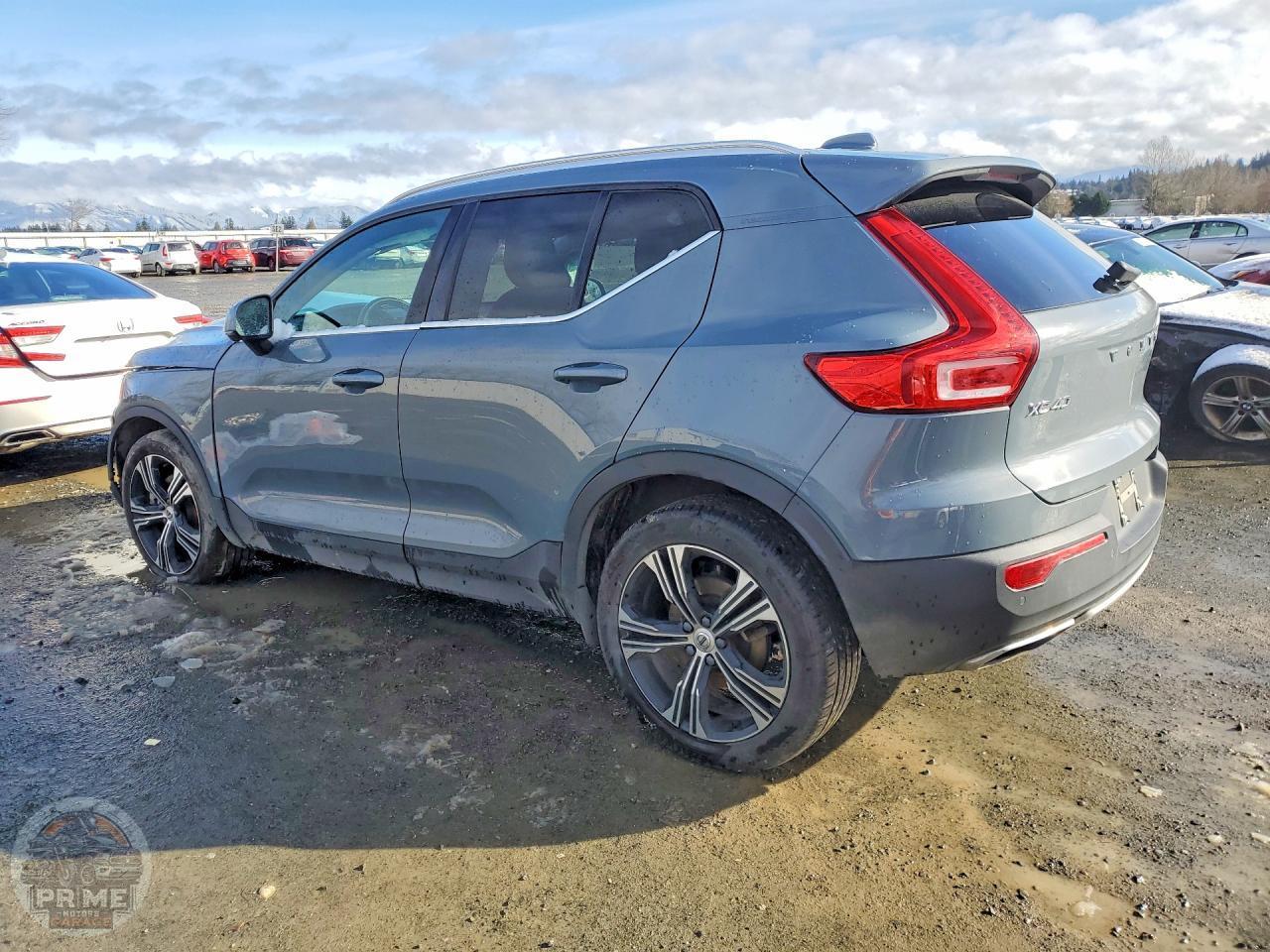 2020 VOLVO XC40 — фото 8