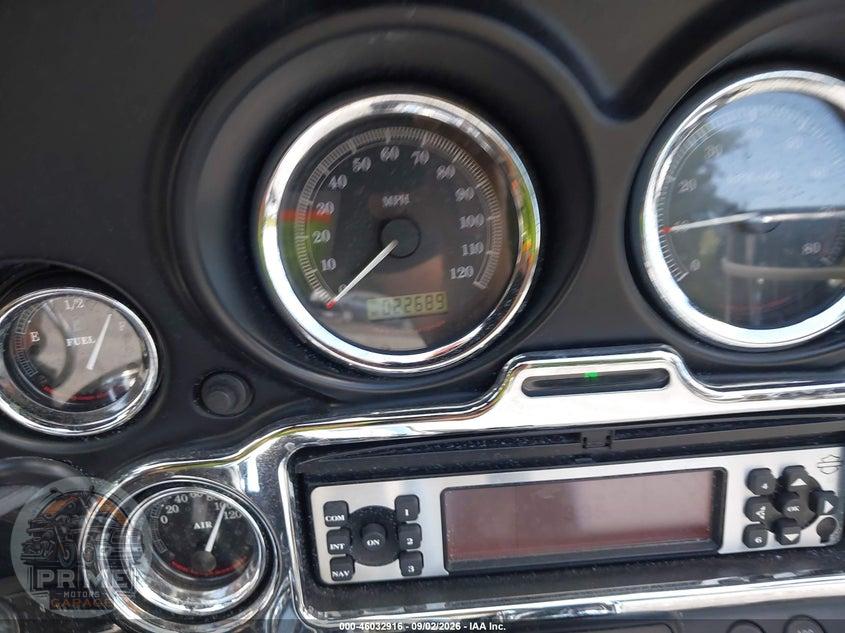 2012 HARLEY-DAVIDSON FLHTCUTG (TRI GLIDE ULTRA CLASSIC) TRI GLIDE ULTRA CLASSIC — фото 7