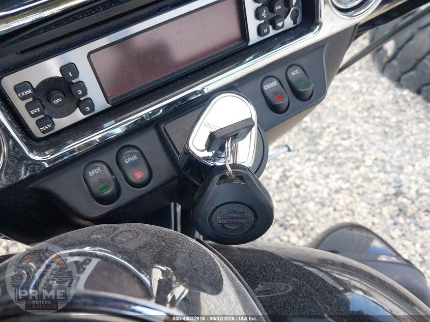 2012 HARLEY-DAVIDSON FLHTCUTG (TRI GLIDE ULTRA CLASSIC) TRI GLIDE ULTRA CLASSIC — фото 11