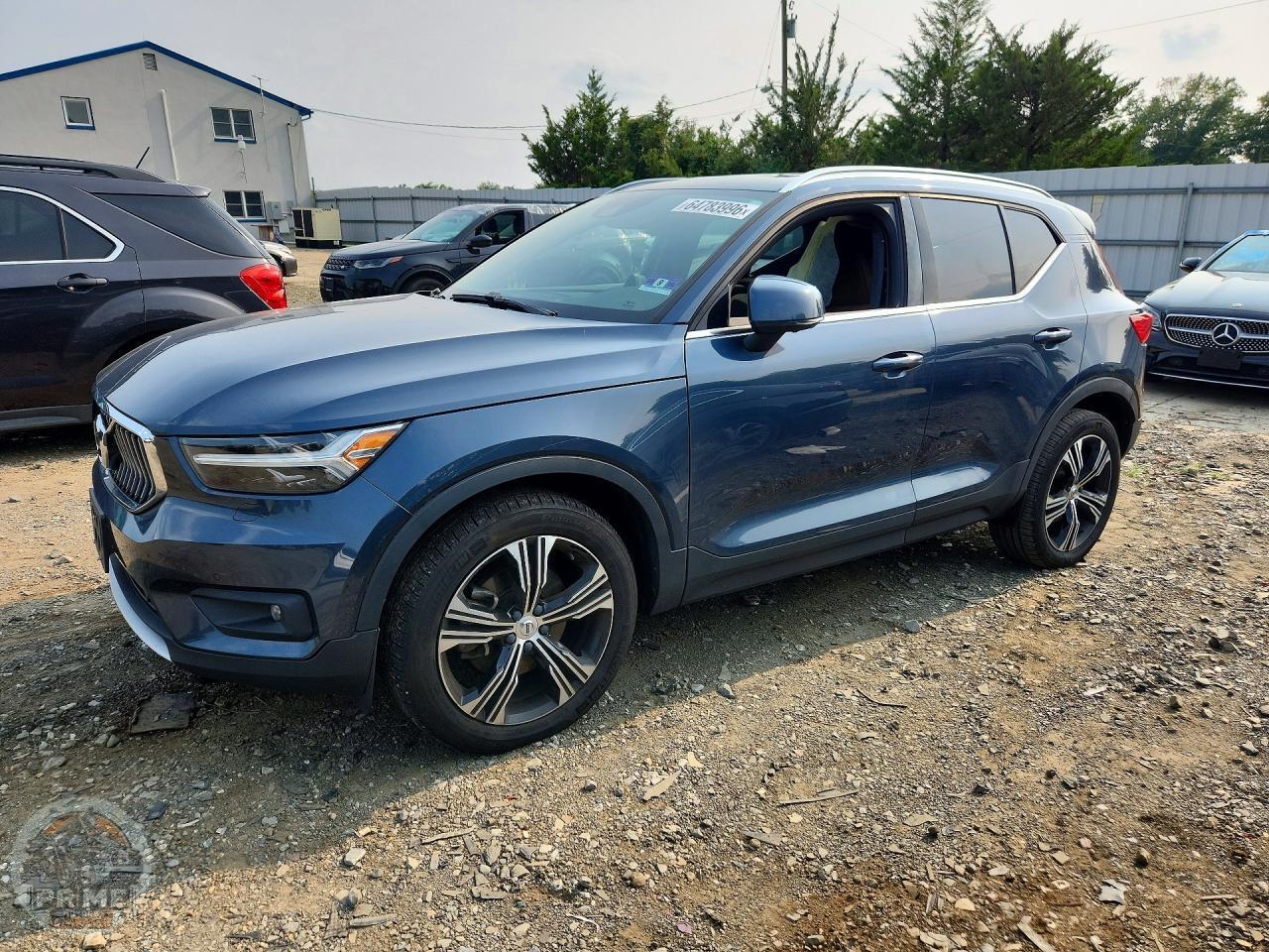 2020 VOLVO XC40 — фото 1