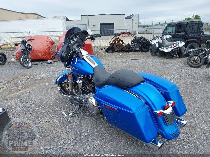 2018 HARLEY-DAVIDSON FLHX (STREET GLIDE) STREET GLIDE — фото 3