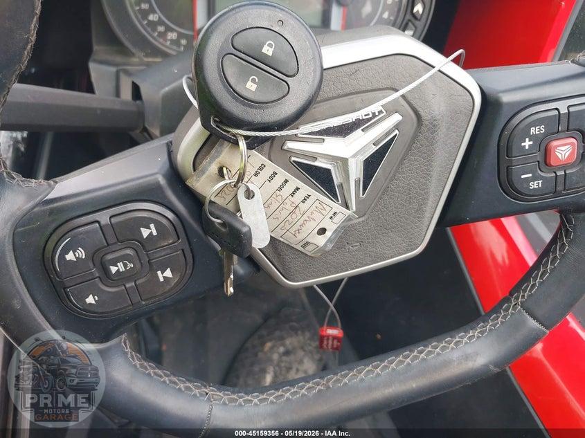 2020 POLARIS SLINGSHOT — фото 11