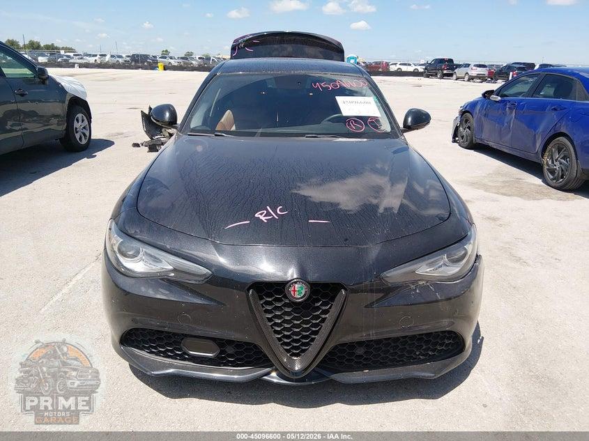 2017 ALFA ROMEO GIULIA TI RWD — фото 13