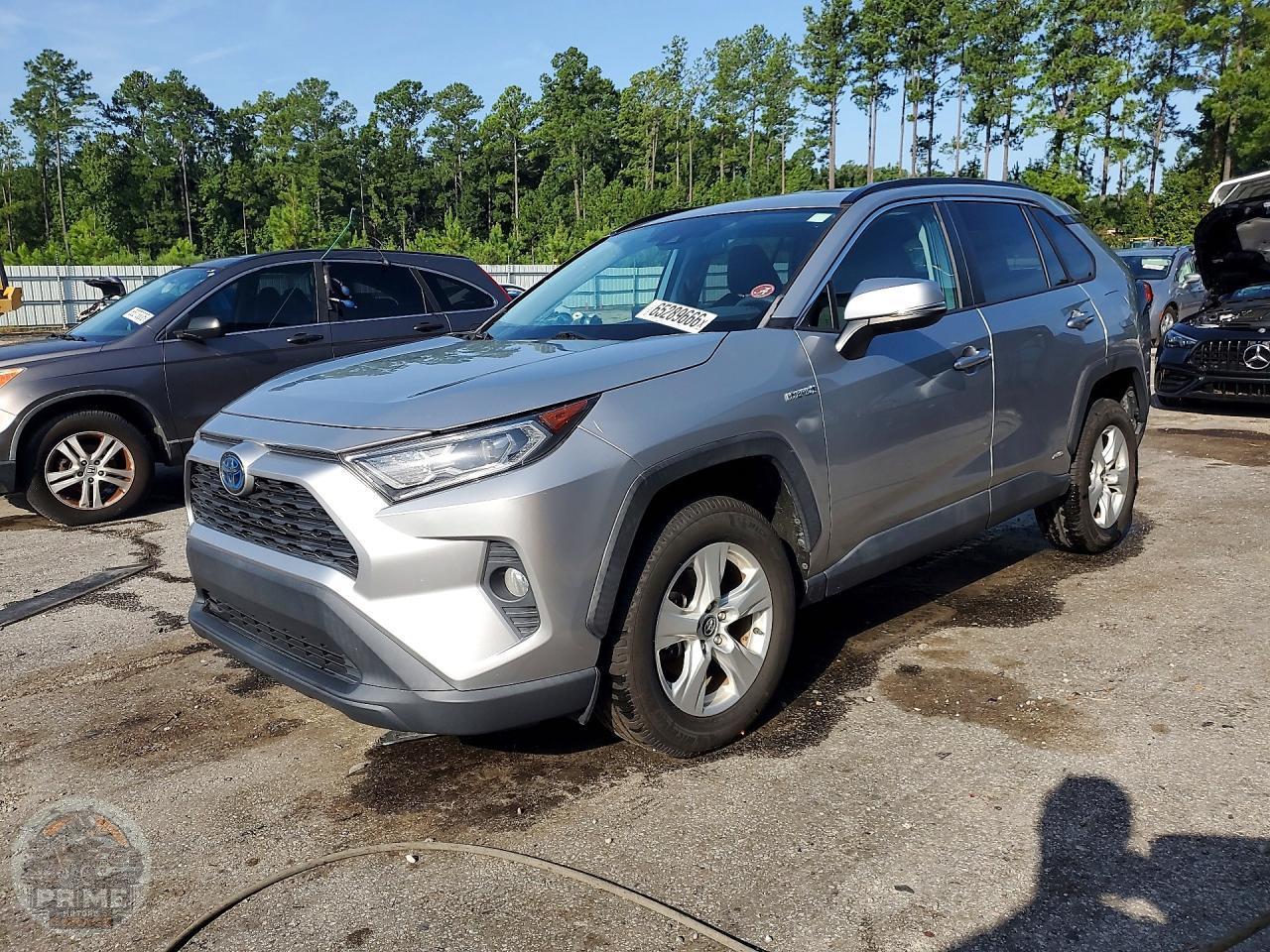 2020 TOYOTA RAV4 — фото 1