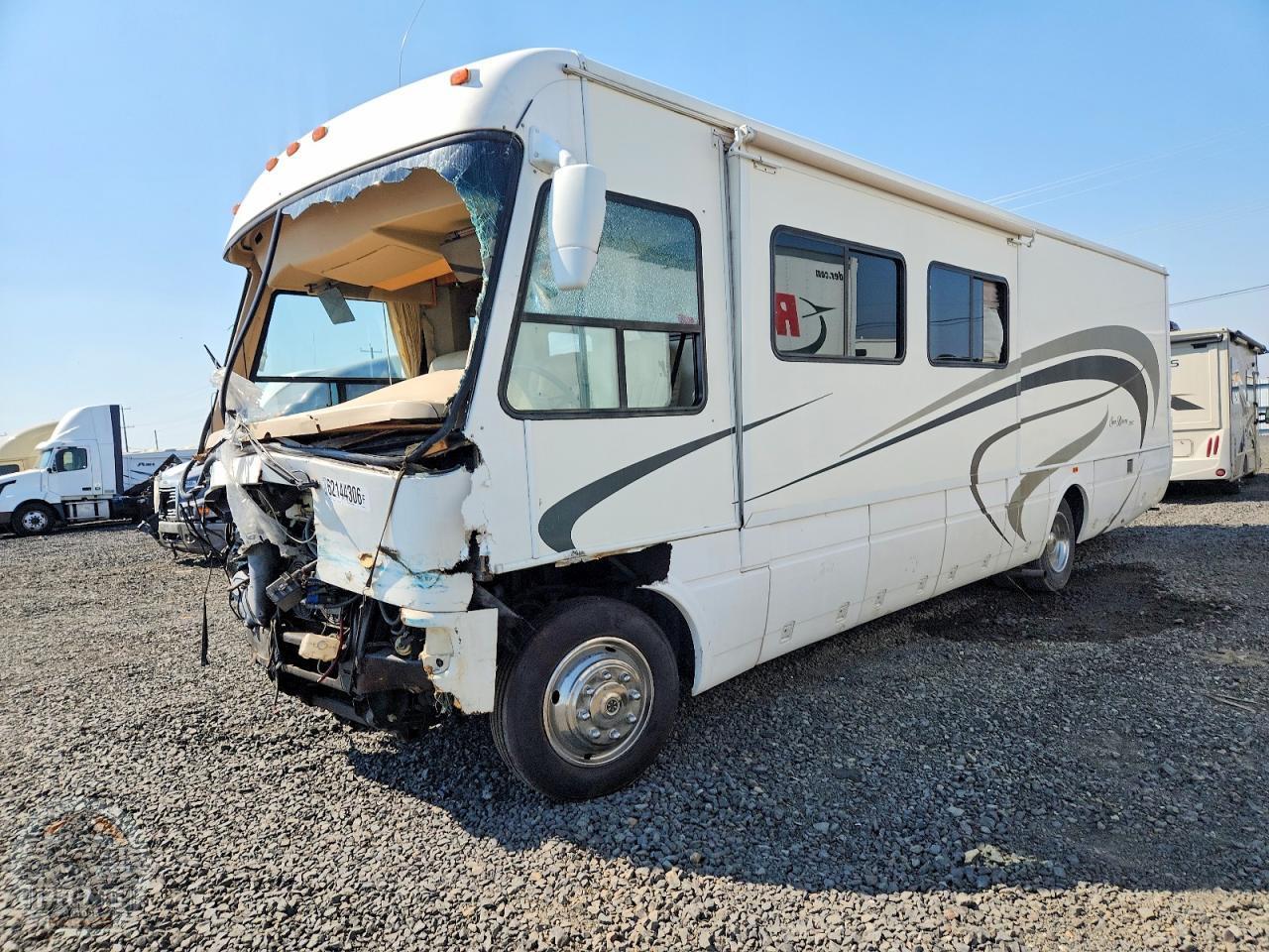 2004 WORKHORSE MOTORHOME — фото 3