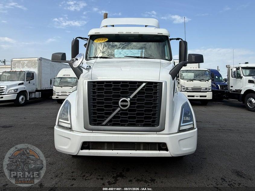 2019 VOLVO VNR64T — фото 7