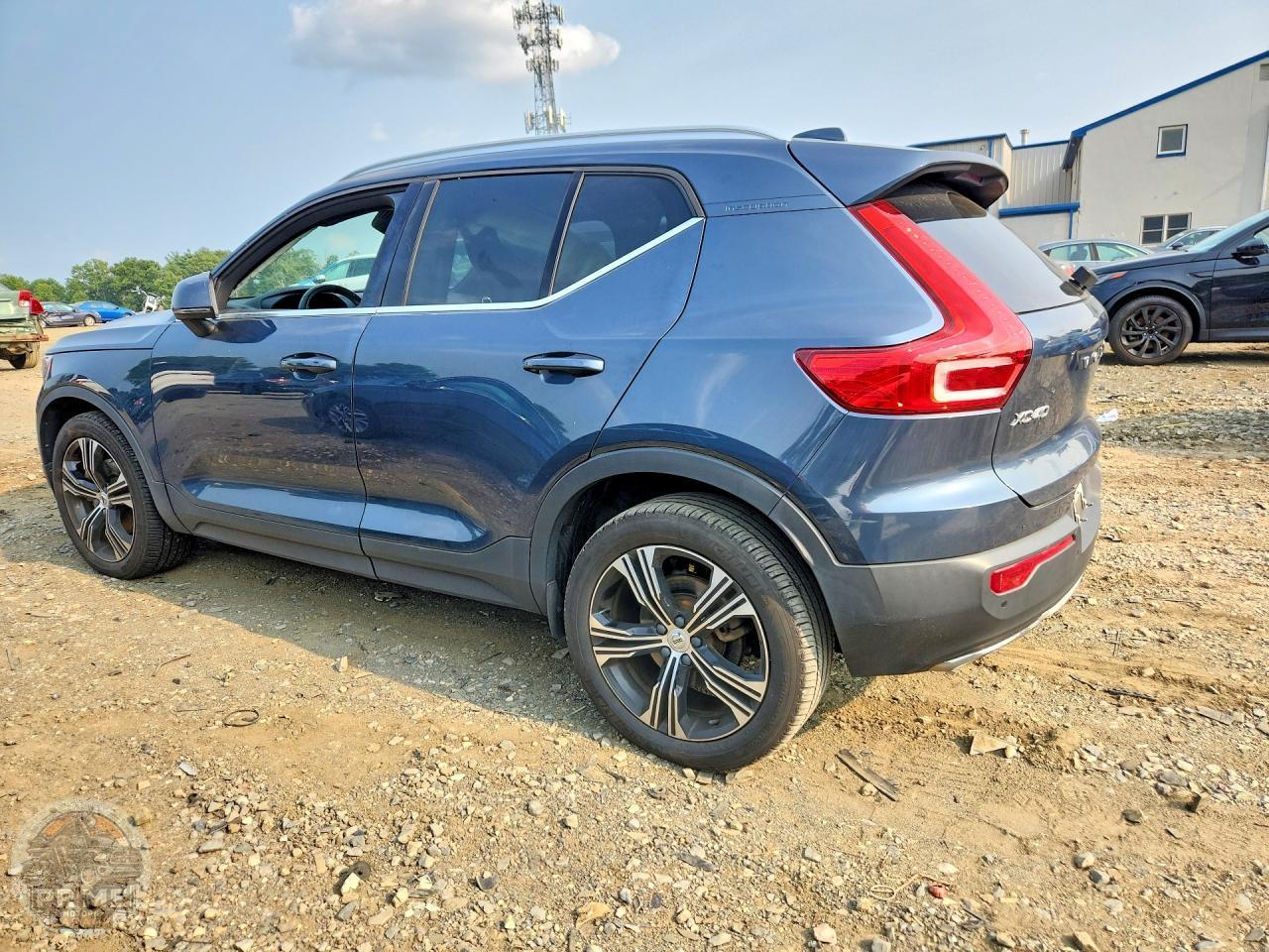 2020 VOLVO XC40 — фото 2