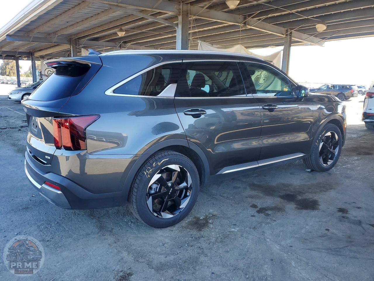 2025 KIA SORENTO — фото 3