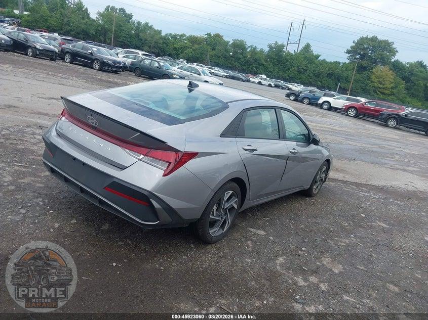 2025 HYUNDAI ELANTRA SEL SPORT — фото 4